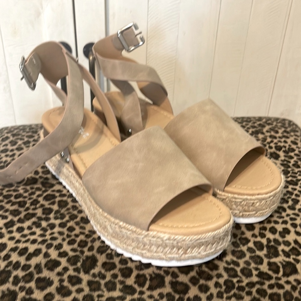 SODA platform sandals